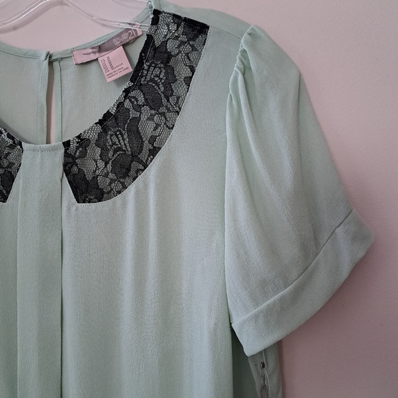 Forever 21 Mint Lace Collar Short Sleeve Blouse - Picture 2 of 6